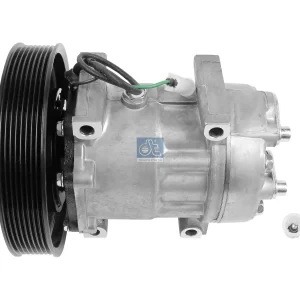 Compressor, air conditioning, oil filled